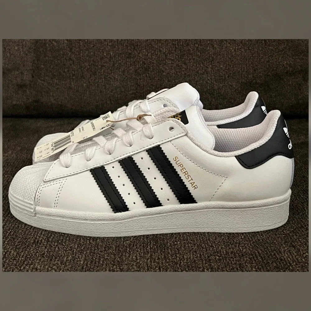 adidas gazelle silver green womens Youth BubbleComfy – Sports Basement